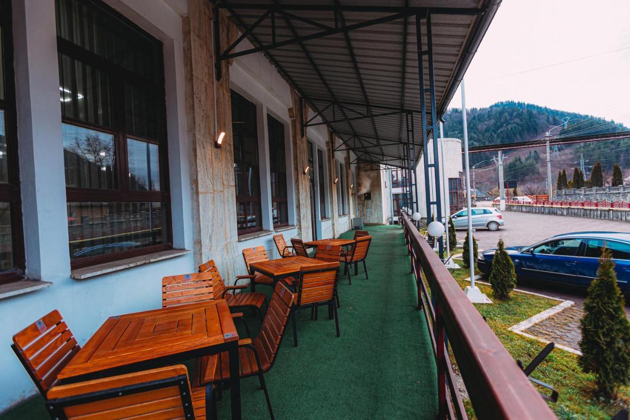 Motel Piatra Corbului 比卡兹 外观 照片