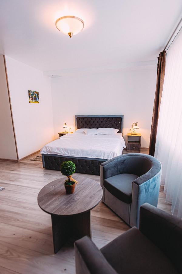 Motel Piatra Corbului 比卡兹 外观 照片