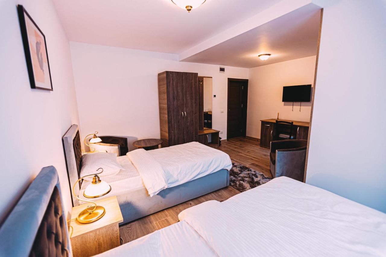 Motel Piatra Corbului 比卡兹 外观 照片
